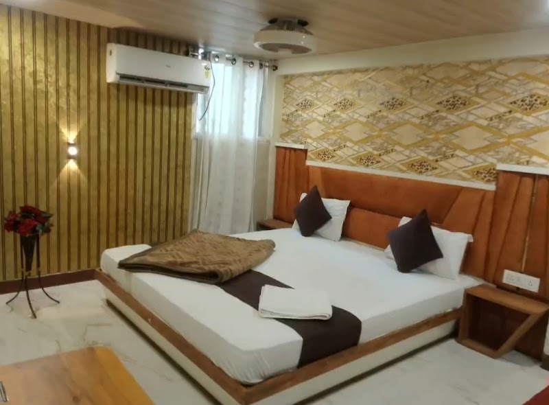Hotel comfy inn - Hotel comfy inn 49/4 New hari fatak road, Mahakal Marg, Kot Mohalla, Suraj Nagar, Ujjain, Madhya Pradesh 456006, India