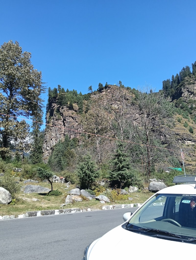 Taxi Manali Zero KM (Tours and Travel's) - Taxi Manali Zero KM (Tours and Travel's), School road, Siyal, Manali, Himachal Pradesh 175131, India