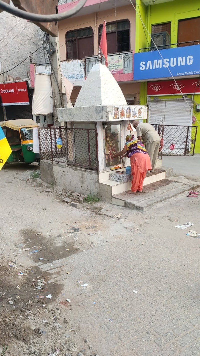 Chhoti Mata Mandir - Chhoti Mata Mandir opposite Saini Food, Block C, Sukhrali, Sector 17, Gurugram, Haryana 122007, India