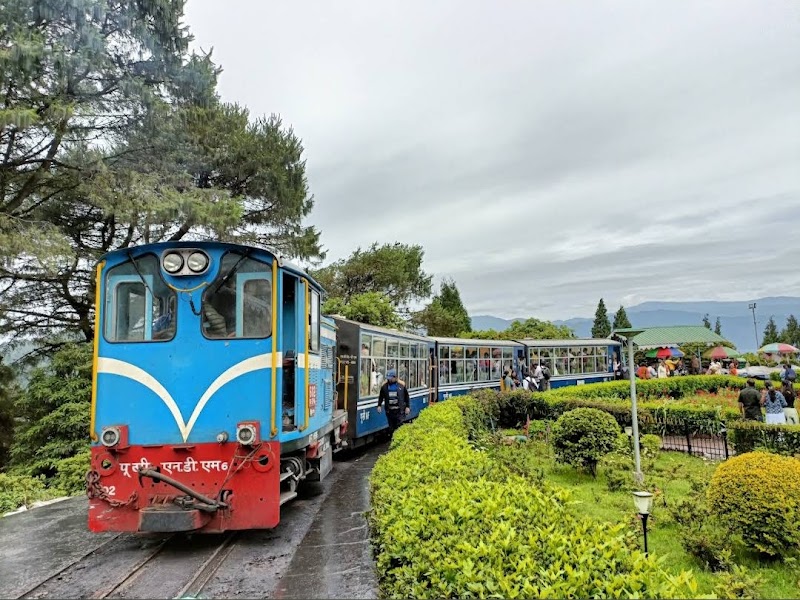 Batasia Loop ㅤ - Batasia Loop ㅤ Batasiya View Point, West Point, Ghoom, Darjeeling, West Bengal 734102, India