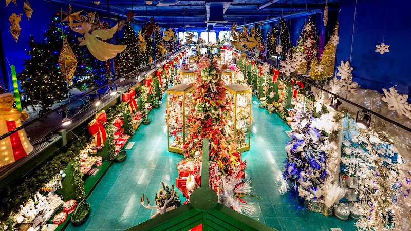 La Boutique de Noël de Québec - La Boutique de Noël de Québec, 47 Rue De Buade, Québec, QC G1R 4A2, Canada