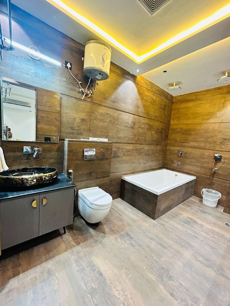 Hotel Ronak Group - Hotel Ronak Group, opp. Diamond Carpet, near KFC, Taj Nagari Phase 1, Tajganj, Agra, Uttar Pradesh 282004, India