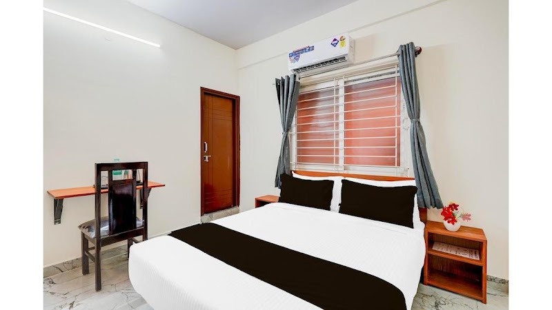 Super Townhouse by OYO Marathahalli Near Sri Nagalingeshwar Swamy Temple Formerly Hotel Avenue - Super Townhouse by OYO Marathahalli Near Sri Nagalingeshwar Swamy Temple Formerly Hotel Avenue, Property No.100, Situated at Presently known as ASHWATHNAGAR, Hobli, Varthur, presently, Munnekolala, Bengaluru, Karnataka 560037, India