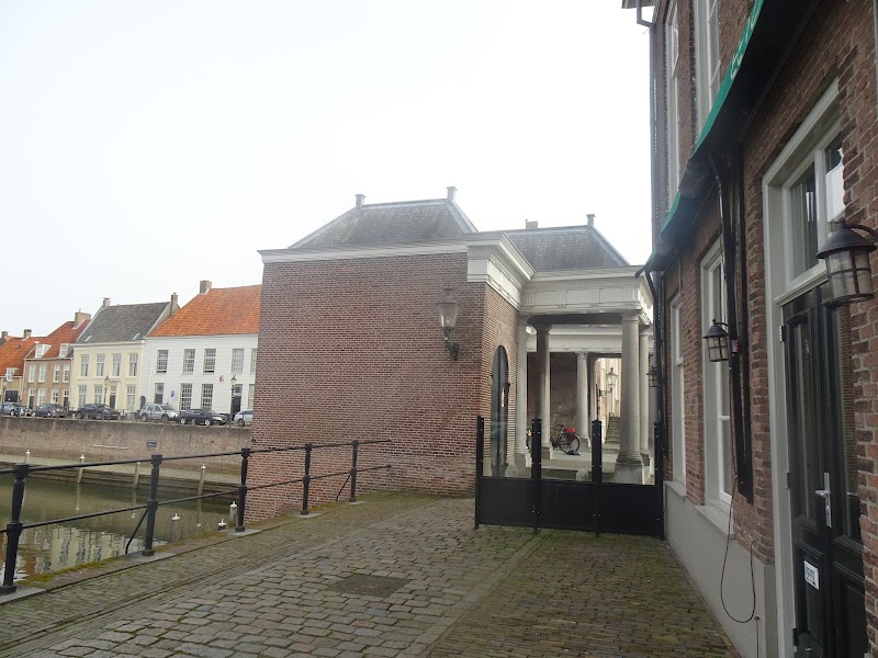 Visbank - Visbank, Vismarkt 1T, 5256 BC Heusden, Netherlands