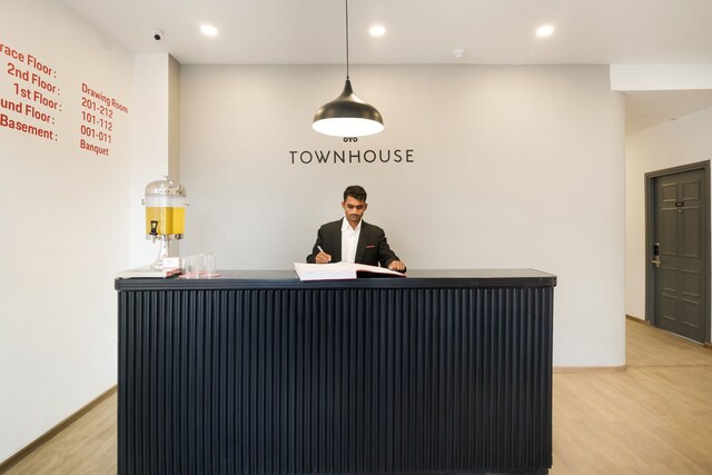 Townhouse by OYO The Awadh Airport - Townhouse by OYO The Awadh Airport 226023, G7/49 G7, 49, Amar Shaheed Path, Phase 2, Hindnagar Colony, Transport Nagar, Lucknow, Uttar Pradesh 226012, India