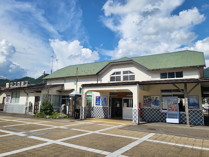 Hida-Furukawa Station - Hida-Furukawa Station, 8 Furukawacho Kanamoricho, Hida, Gifu 509-4225, Japan