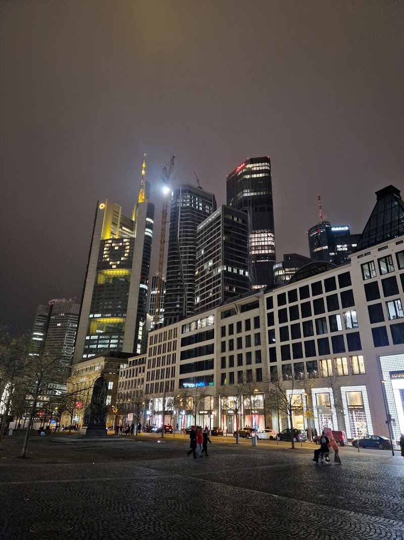 Goetheplatz - Goetheplatz, 60313 Frankfurt am Main, Germany
