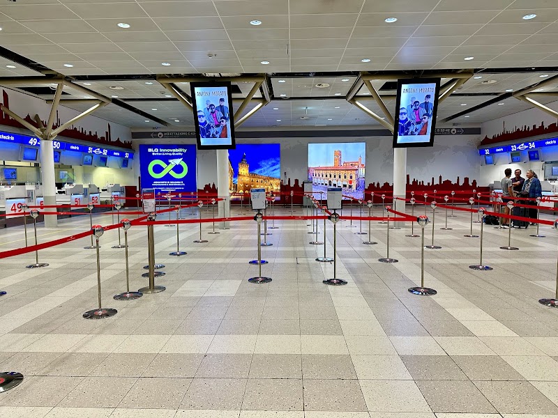 Bologna Guglielmo Marconi Airport - Bologna Guglielmo Marconi Airport, Via del Triumvirato, 84, 40132 Bologna BO, Italy