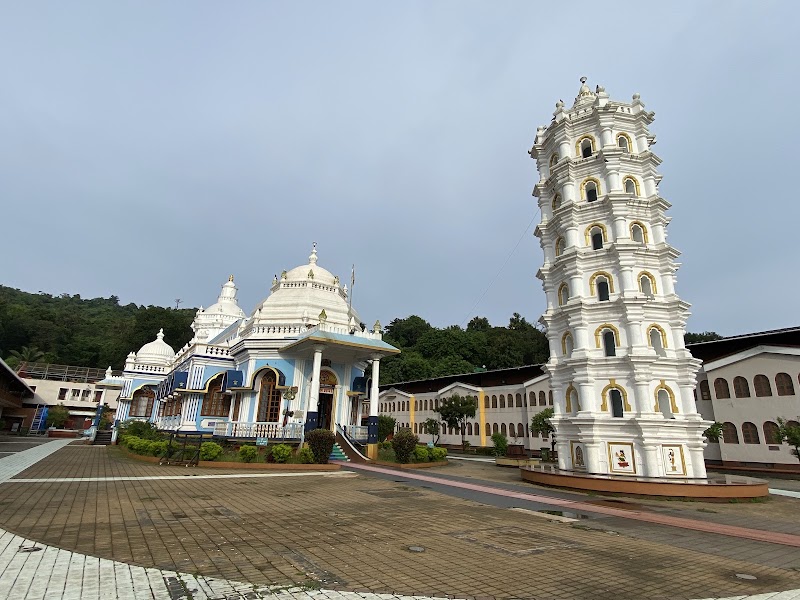 Shree Mangesh temple - Shree Mangesh temple 240, Dinanath Mangeshkar Rd, Mangeshi village, Mardol, Priol, Goa 403404, India