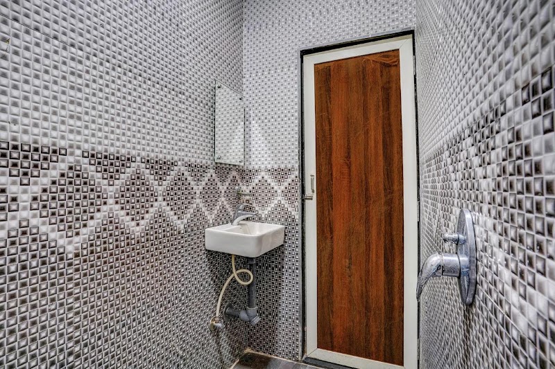 Hotel Budget Inn - Hotel Budget Inn CTS NO 1673, Military Rd, near Crystal Enclave, Bhavani Nagar, APT, Andheri East, Mumbai, Maharashtra 400059, India