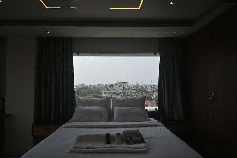 Hotel High Rise - Hotel High Rise 7th Floor, 143A, Rash Behari Ave, near Spencer, Dover Terrace, Gariahat, Kolkata, West Bengal 700029, India