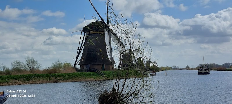 Bus stop, no vehicle entry - Bus stop, no vehicle entry Overwaard 2, 2961 AT Kinderdijk, Netherlands