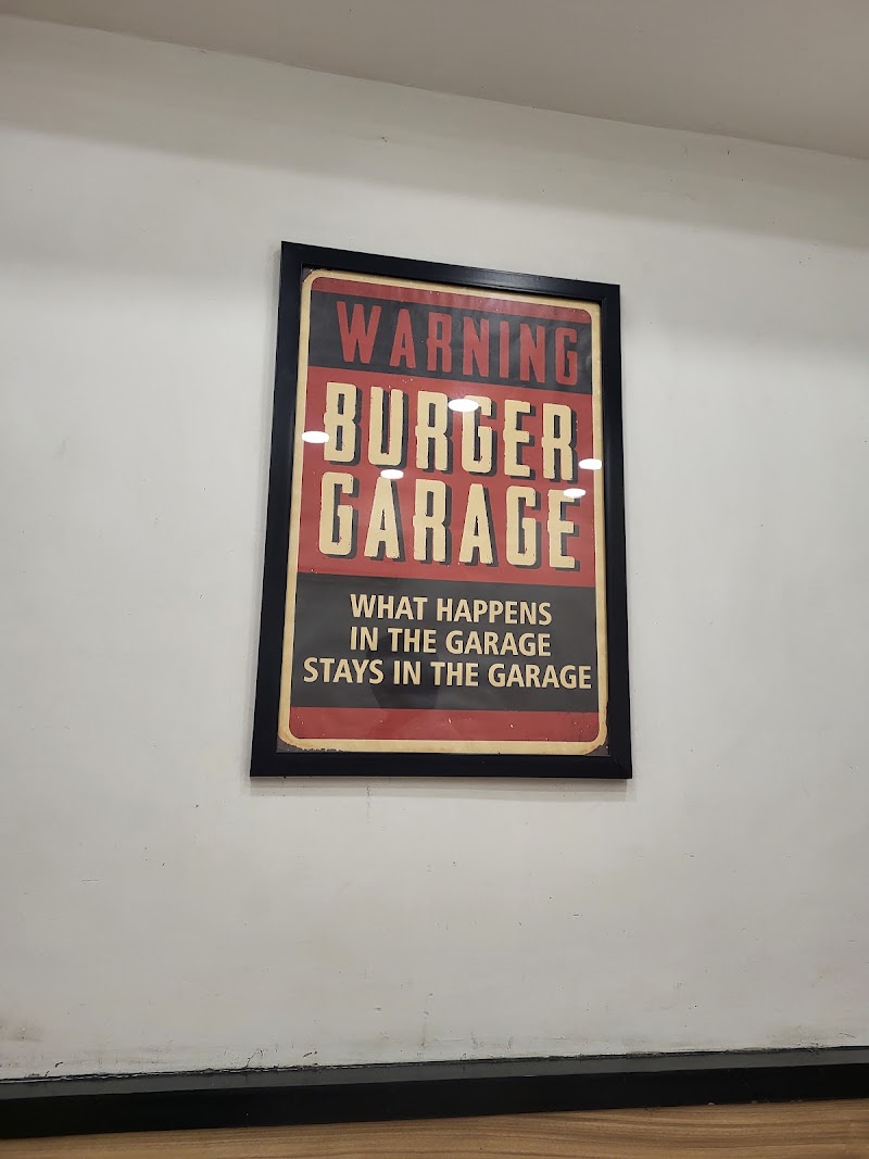 BURGER GARAGE TALWANDI - BURGER GARAGE TALWANDI, Sector - C-20, opposite Kali Mata Mandir, near anil kothari doctor, Sector - C, Talwandi, Kota, Rajasthan 324005, India