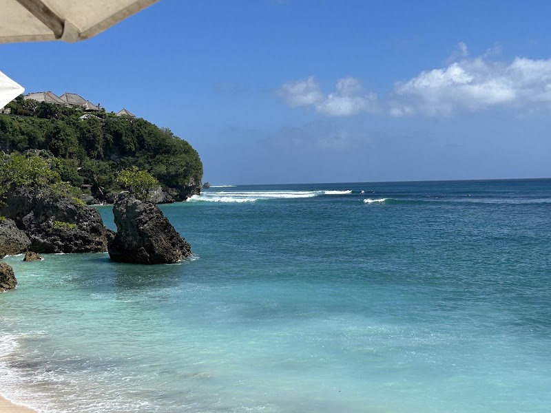 Bingin Beach - Bingin Beach, 54V7+V72, Jl. Pantai Bingin, Pecatu, Kec. Kuta Sel., Kabupaten Badung, Bali 80361, Indonesia