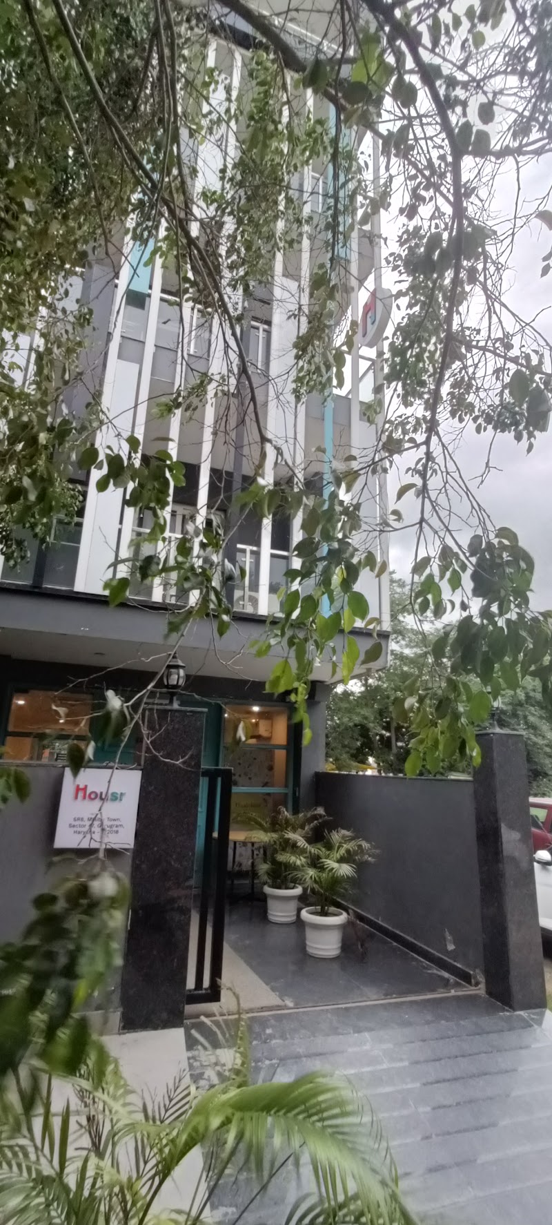 Housr Malibu - Housr Malibu SR 8, near Park Hospital, Malibu Towne, Sector 47, Gurugram, Haryana 122018, India