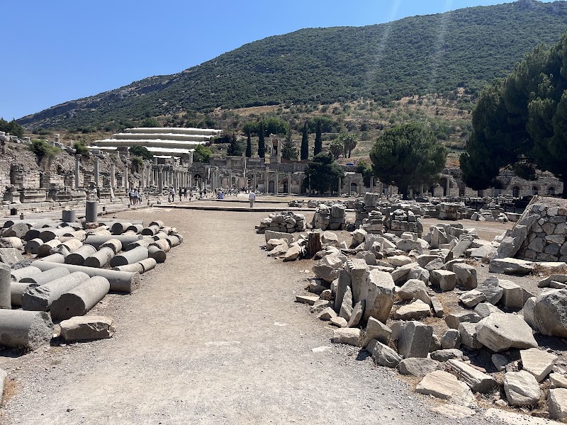 Ancient Greek Agora - Ancient Greek Agora Atatürk, 35920 Selçuk/İzmir, Türkiye