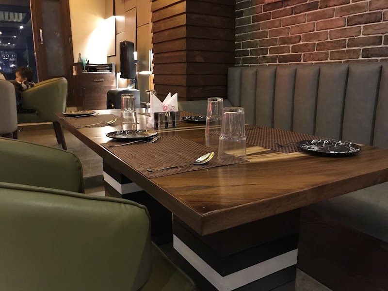 𝗕𝗮𝗯𝗮'𝘀 𝗥𝗲𝘀𝘁𝗮𝘂𝗿𝗮𝗻𝘁-Best Restaurant - 𝗕𝗮𝗯𝗮'𝘀 𝗥𝗲𝘀𝘁𝗮𝘂𝗿𝗮𝗻𝘁-Best Restaurant First floor, Sco- 4, Vishal Megamart Building, Market, Chandigarh Rd, Sector 32A, Ludhiana, Punjab 141003, India