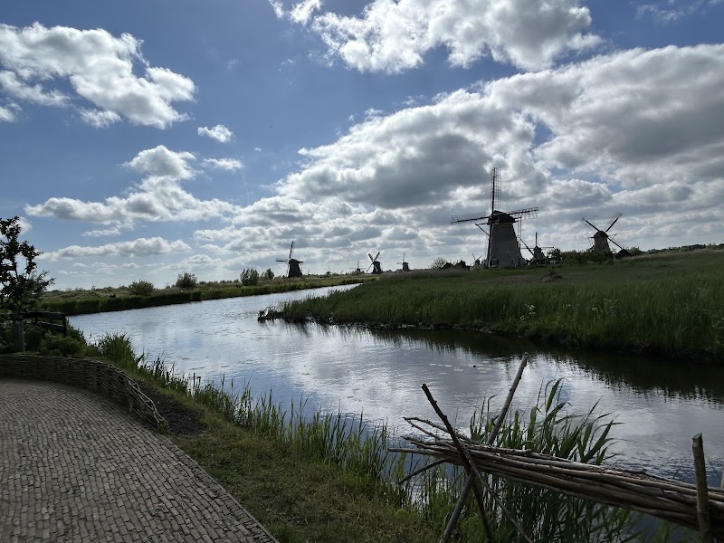 Bus stop, no vehicle entry - Bus stop, no vehicle entry Overwaard 2, 2961 AT Kinderdijk, Netherlands