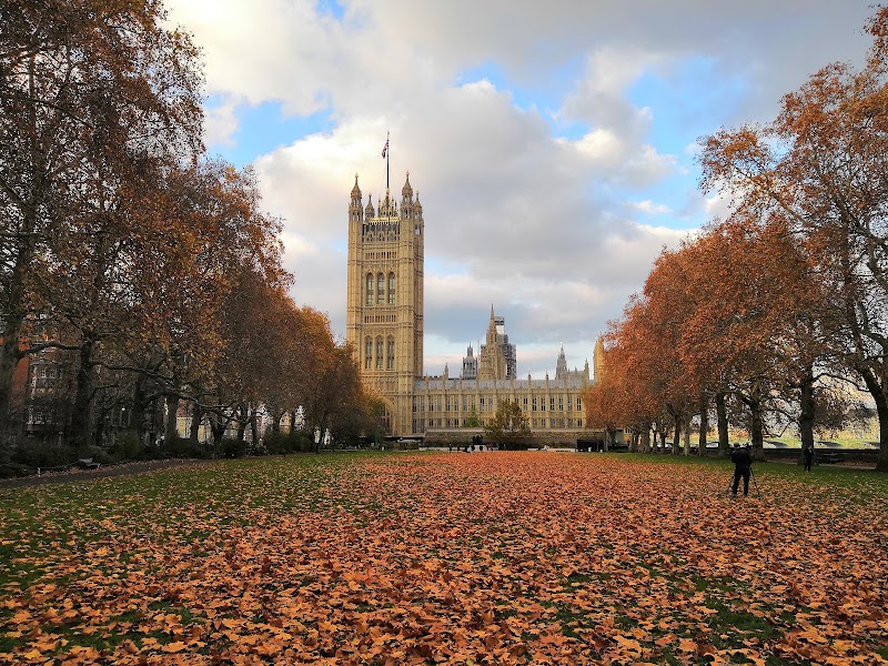 Victoria Tower Gardens - Victoria Tower Gardens Abingdon St, Millbank, London SW1P 3JA, UK