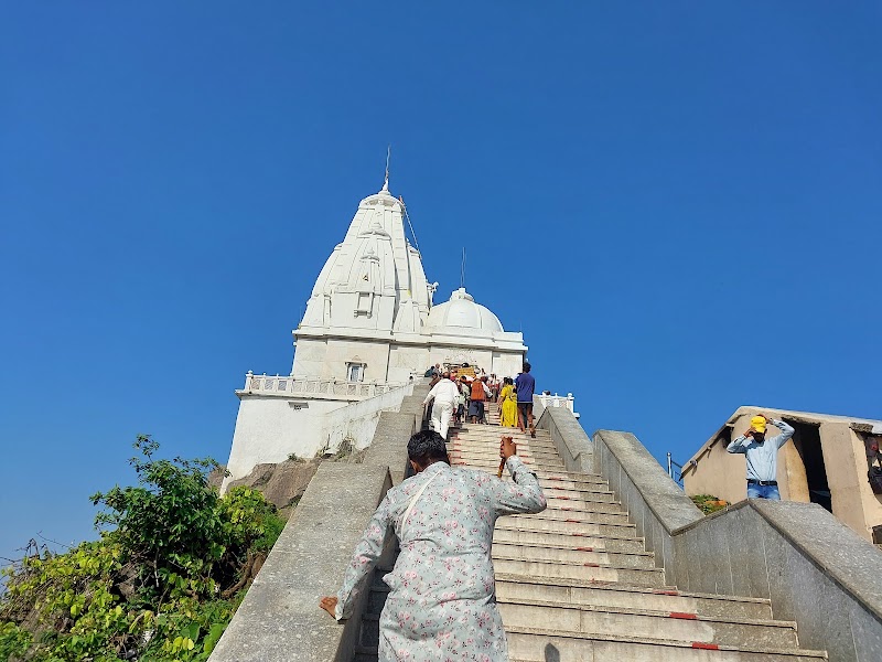 Shri Sammed Shikharji - Shri Sammed Shikharji Madhuban, Post- Shikhir ji, Distt-Giridih, X46P+CQW, Parasnath Hill, Jharkhand 825329, India