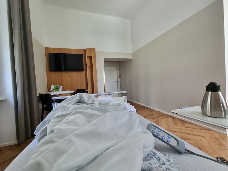 Privatklinik Kettenbrücke - Innsbruck - Privatklinik Kettenbrücke - Innsbruck Haupthaus Sennstraße 1, Sennstraße 3/Haus C, 6020 Innsbruck, Austria