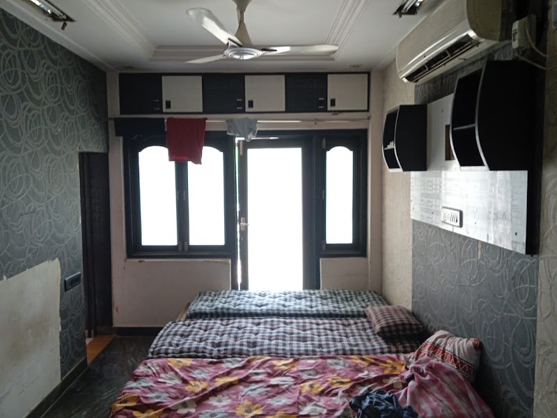 Comfort stay paying guest - Comfort stay paying guest, Post office street, Bhaikakanagar, Thaltej, Ahmedabad, Gujarat 380059, India