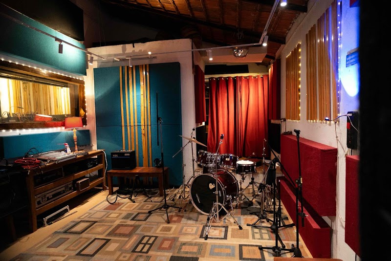 Culture Jam Studios @ Stiff Kittens Inc - Culture Jam Studios @ Stiff Kittens Inc 1695, 1, Gumal Vaddo, Anjuna, Goa 403509, India