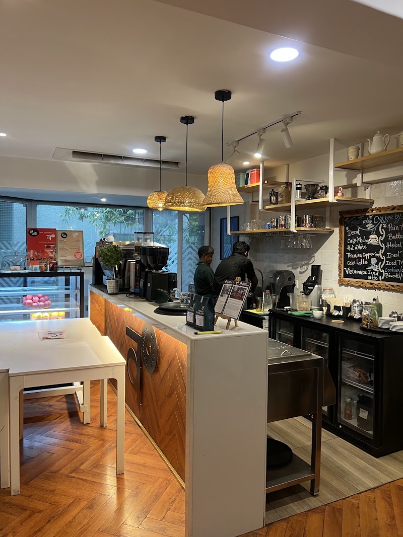 Records.coffee by Veranda - Records.coffee by Veranda 331, Bloom Boutique Dr. BR Ambedkar Road, Pali Hill Rd, Pali Pathar, Bandra West, Mumbai, Maharashtra 400050, India