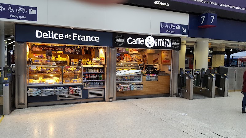 Caffe Ritazza London Waterloo - Caffe Ritazza London Waterloo 9809 Cab Rd, London SE1 8SQ, UK