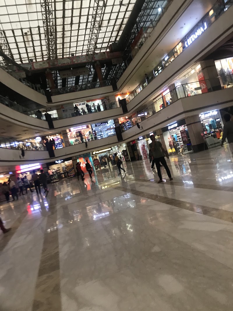Max - Max First Floor, V3S MALL, District Centre, Vikas Marg, Laxmi Nagar, New Delhi, Delhi, 110092, India