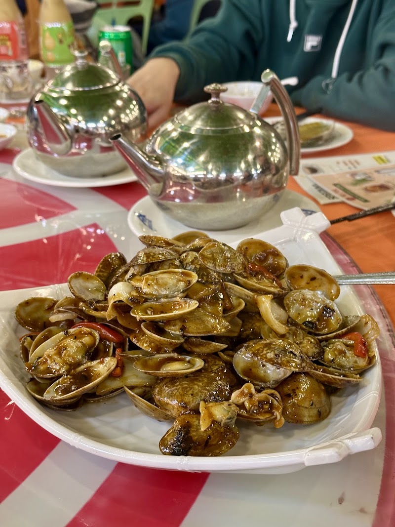 Lamma Rainbow Seafood Restaurant - Lamma Rainbow Seafood Restaurant, G/F, 23-27 Lamma Island, Outlying, New Territories, Sok Kwu Wan First St, Lamma Island, New Territories, Hong Kong
