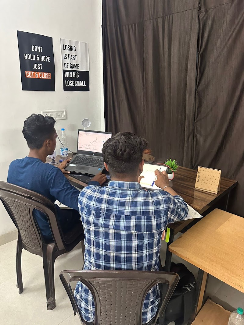 Monk Traders-Stock market classes - Monk Traders-Stock market classes, Agrasen Chowk, in front of CG plaza, Bilaspur, Telipara, Chhattisgarh 495001, India