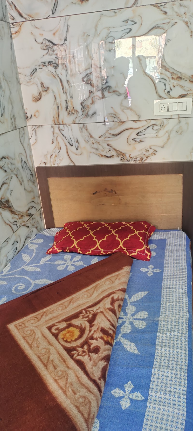 Hotel Diamond - Hotel Diamond below Gumat, Vinayaq Bazaar, Old Heritage City, Jammu, 180016