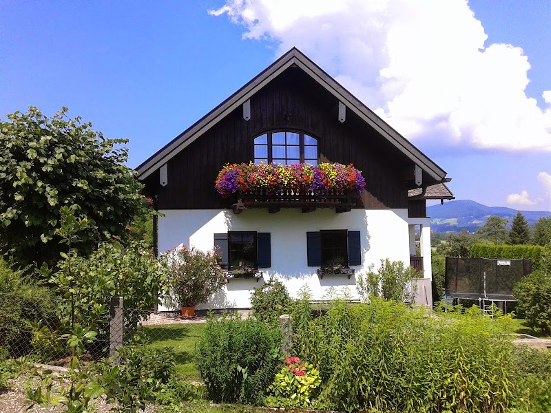 Gasthof Drachenwand - Gasthof Drachenwand St. Lorenz 46, 5310 St. Lorenz, Austria