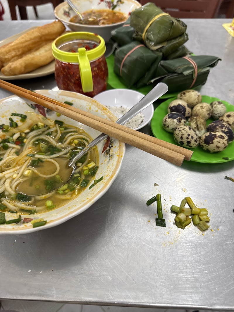 Hằng Bánh Canh Cá Lóc - Hằng Bánh Canh Cá Lóc 136 Bà Triệu, Thuận Hóa, Huế, Vietnam