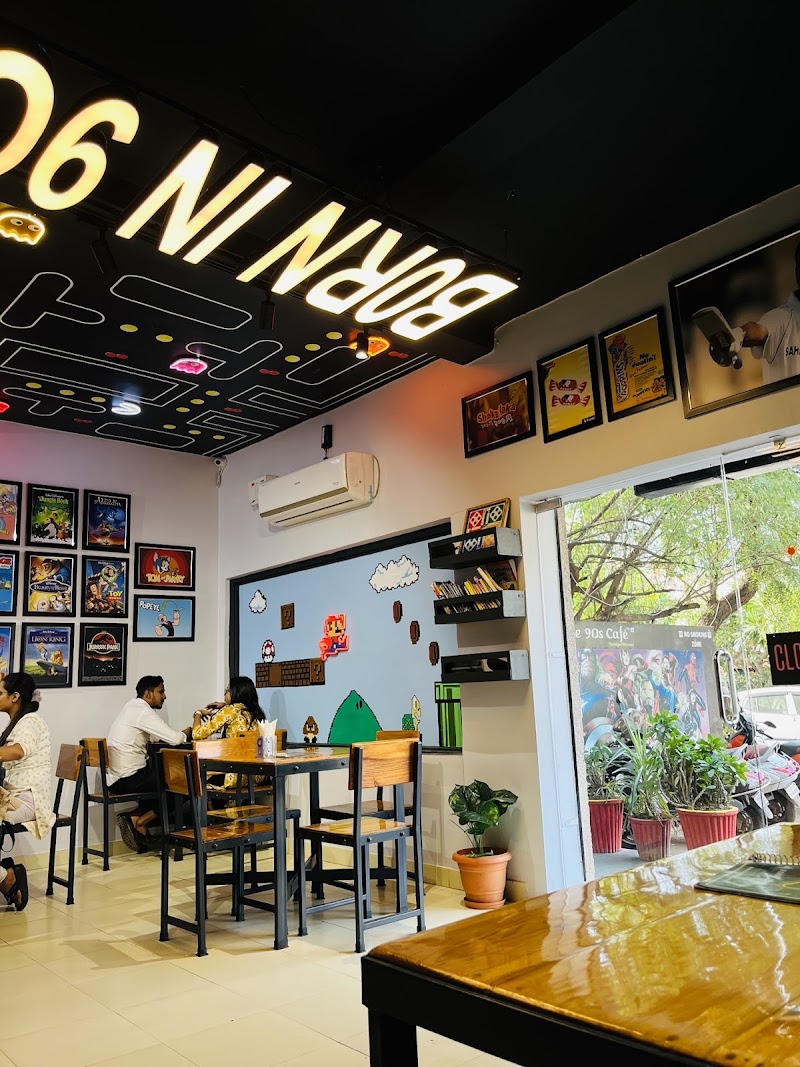 The 90s Café, Chapter 1 - The 90s Café, Chapter 1 Street No. 9, near Wadodkar Nursing Home, Nehru Nagar West, Vidya Vihar Colony, Bhilai, Chhattisgarh 490020, India