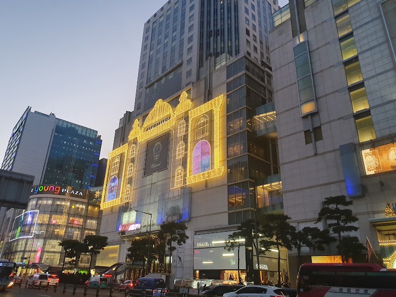 Myeongdong Shopping Street - Myeongdong Shopping Street Myeong-dong 2(i)-ga, Jung District, Seoul, South Korea