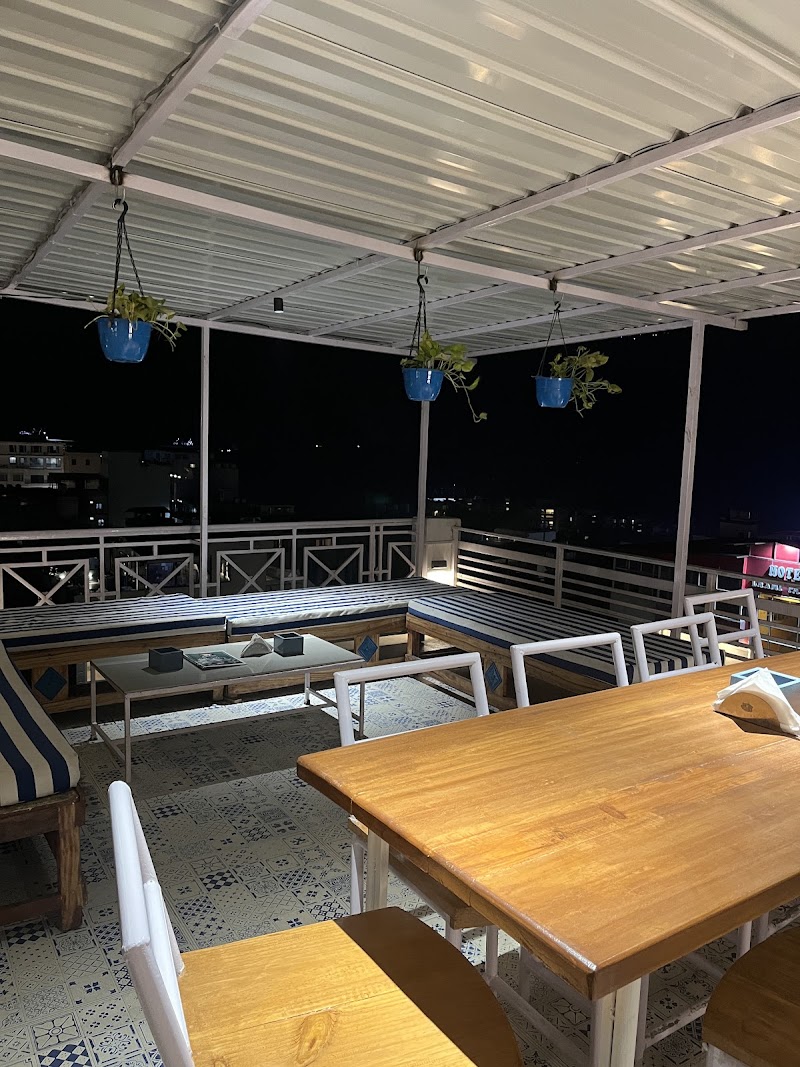 Spontrail Hostel & Cafe - Spontrail Hostel & Cafe, Balaknath Rd, above Sbi Bank, Tapovan, Rishikesh, Jonk, Uttarakhand 249192, India