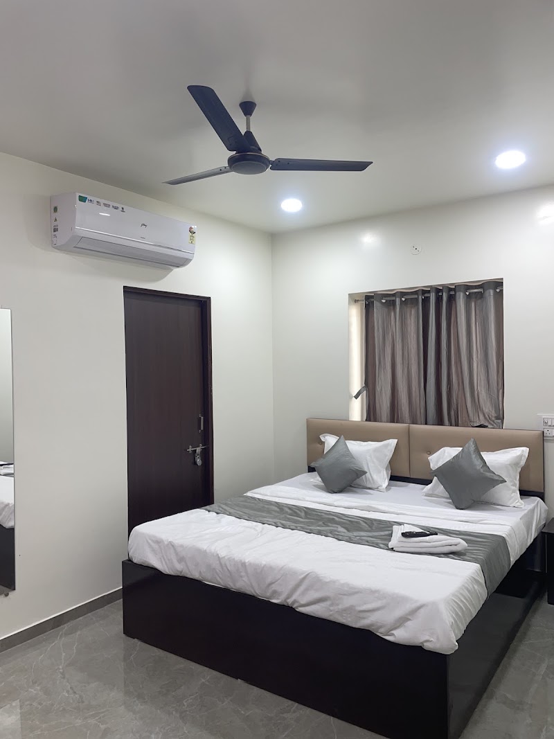 HOTEL O THE COZY INN - HOTEL O THE COZY INN, Kalpatru Nagar, Plot No.11, Besa Rd, near Nimbalkar High School, Ekmat Nagar, Manewada, Nagpur, Maharashtra 440027, India