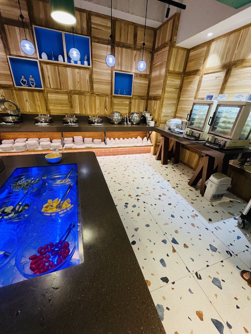 Royal Group Hotel Xiong Zhong Branch - Royal Group Hotel Xiong Zhong Branch No. 44號, Jianguo 3rd Rd, Gangxi Village, Sanmin District, Kaohsiung City, Taiwan 807