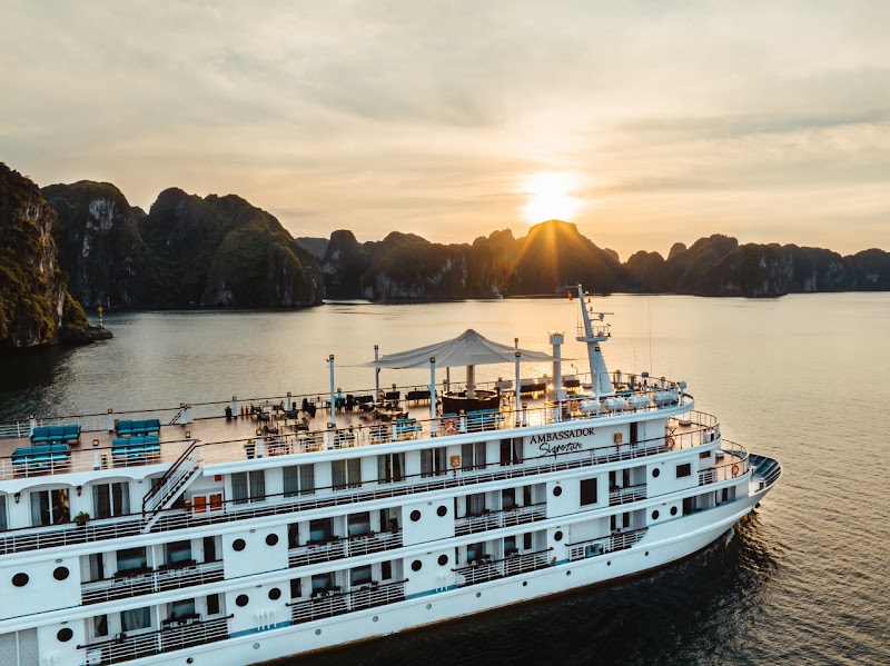 Ambassador Cruise Halong Bay - Ambassador Cruise Halong Bay Nhà ga - Cảng tàu khách quốc tế, Hạ Long, Bãi Cháy, Quảng Ninh 200000, Vietnam