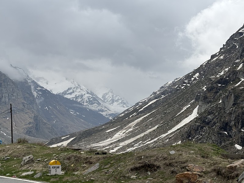 Manali Cabs - Manali Cabs, #127, Model Town Rd, Model Town, Siyal, Manali, Himachal Pradesh 175131, India