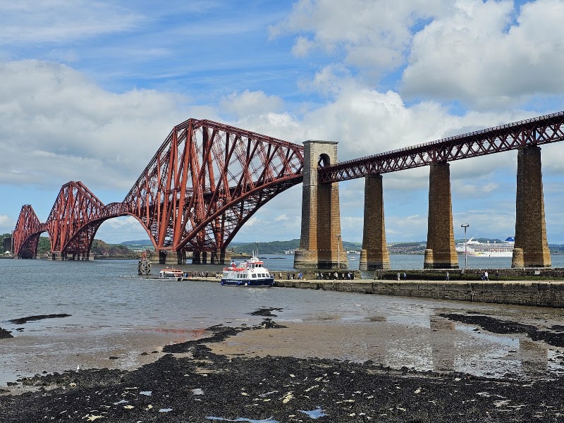 Forth Bridges Upper Viewpoint - Forth Bridges Upper Viewpoint, XGPW+6W, Broxburn EH52 6QG, UK