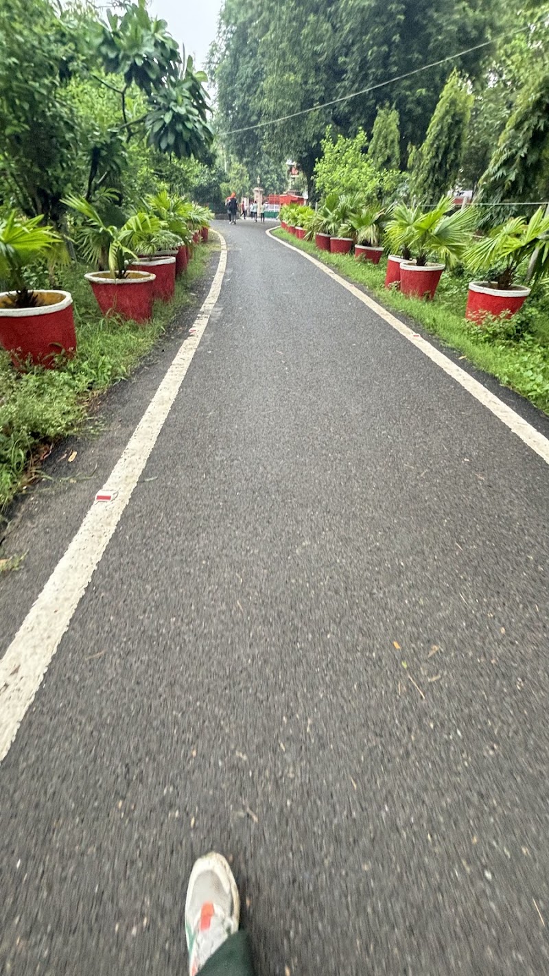 Gate 5, Azad Park - Gate 5, Azad Park, Panna Lal Rd, George Town, Prayagraj, Uttar Pradesh 211002, India