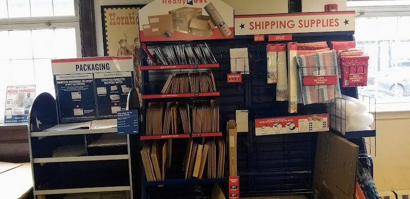 United States Postal Service - United States Postal Service 300 Broadway Lbby, Revere, MA 02151, USA