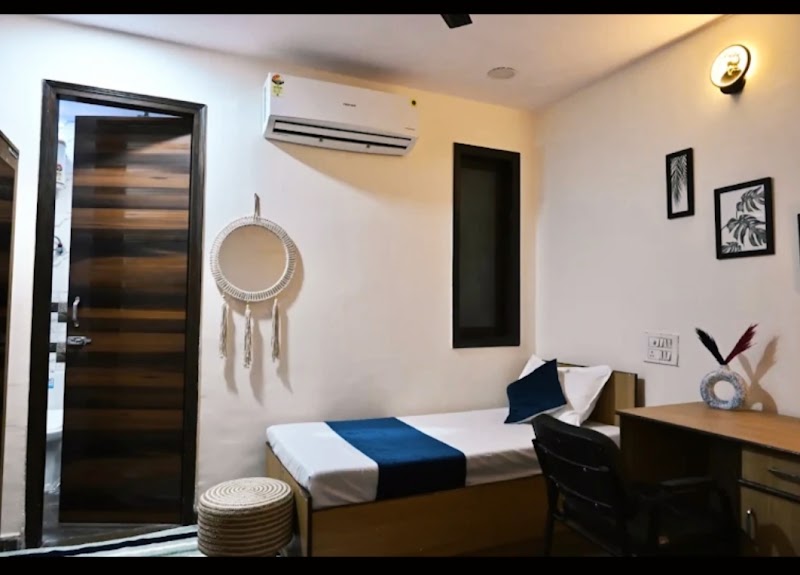 isha rooms pg:-(boys/girls) - isha rooms pg:-(boys/girls) Saiyad Ul Ajaib Village, nearby Address:, Saket, Sainik Farm, New Delhi, Delhi 110030, India