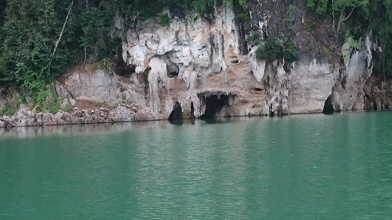 Coral cave - Coral cave, 4P7F+PG4 Ha Roi Rai, Tambon Khao Phang, Amphoe Ban Ta Khun, Chang Wat Surat Thani 84230, Thailand