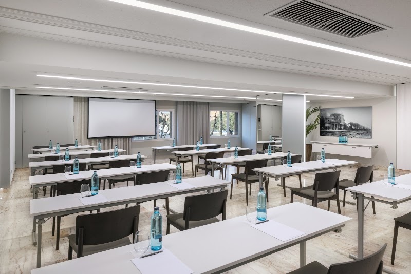 Sallés Hotel Ciutat del Prat - Sallés Hotel Ciutat del Prat Avinguda del Remolar, 46, 08820 El Prat de Llobregat, Barcelona, Spain