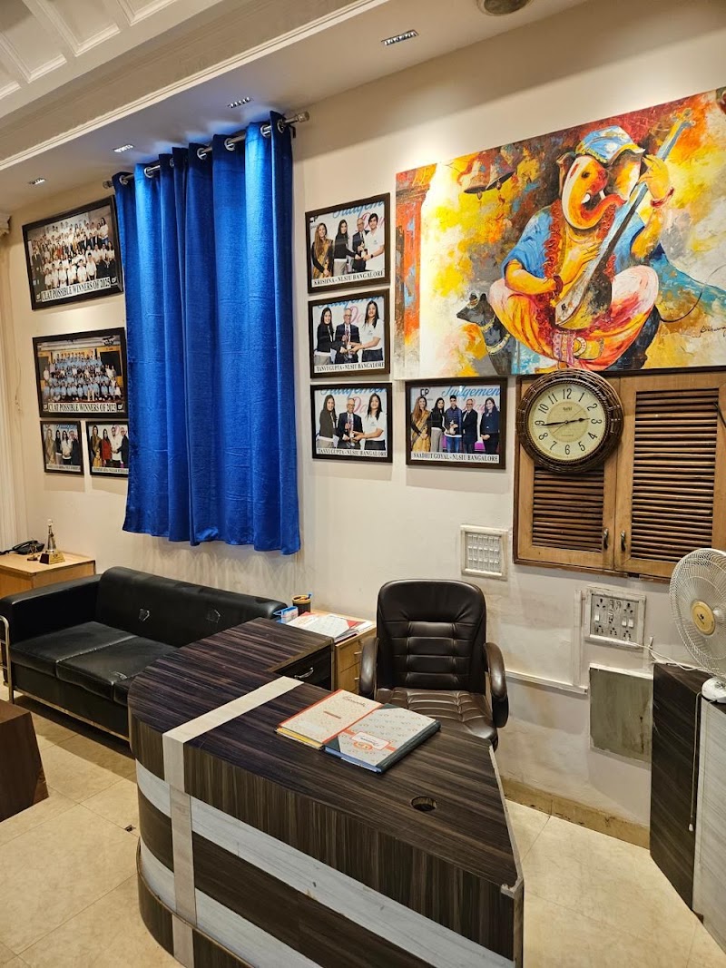 Clat Possible - Clat Possible 2nd floor, M132, Connaught Cir, Shankar Market, Block M, Connaught Place, New Delhi, Delhi 110001, India