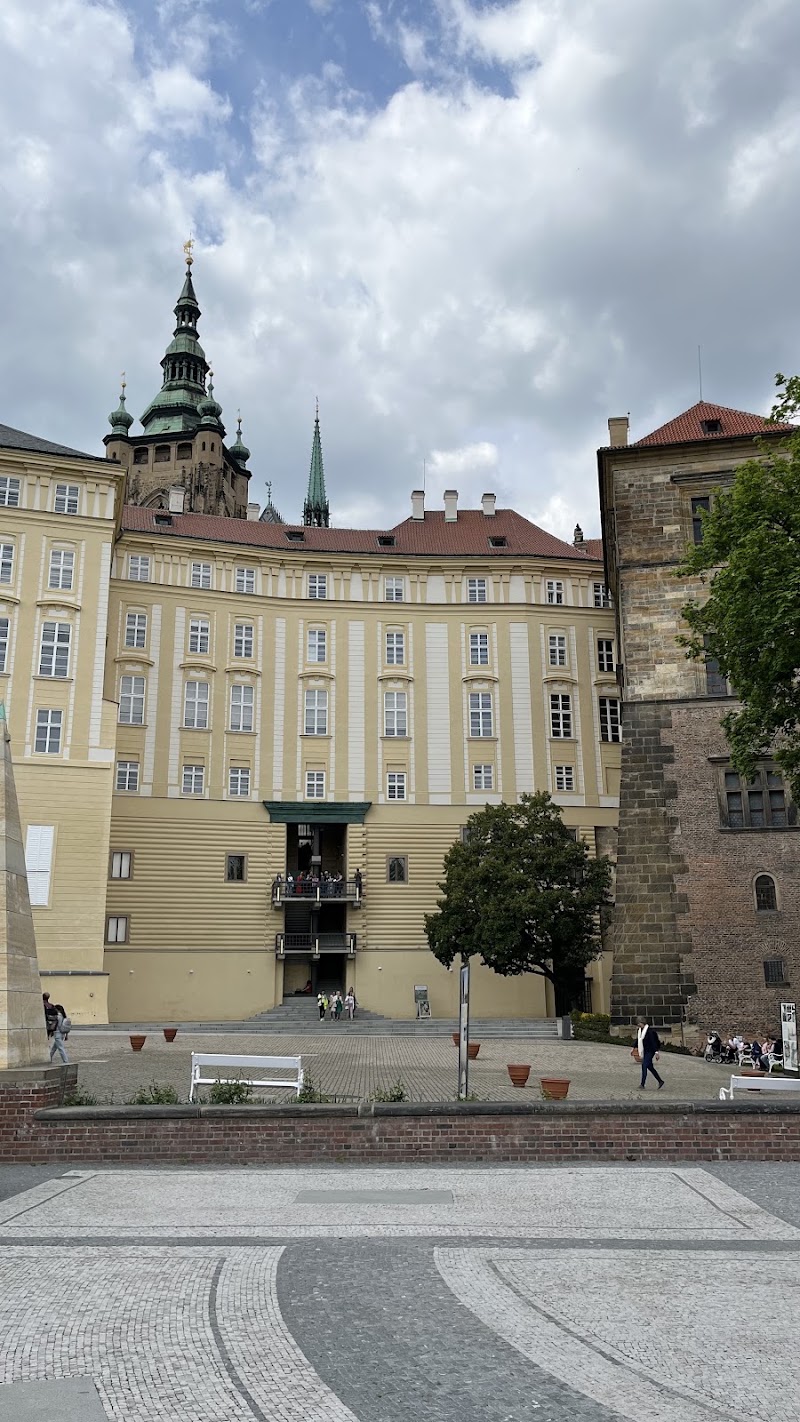 Býčí schodiště - Býčí schodiště, Třetí nádvoří Pražského hradu 48/2, 119 00 Praha 1-Hradčany, Czechia